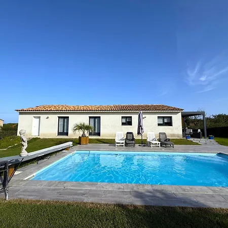 Rundinelle-piscine Privée- Clim-wifi-plage à Pieds Casa de Férias